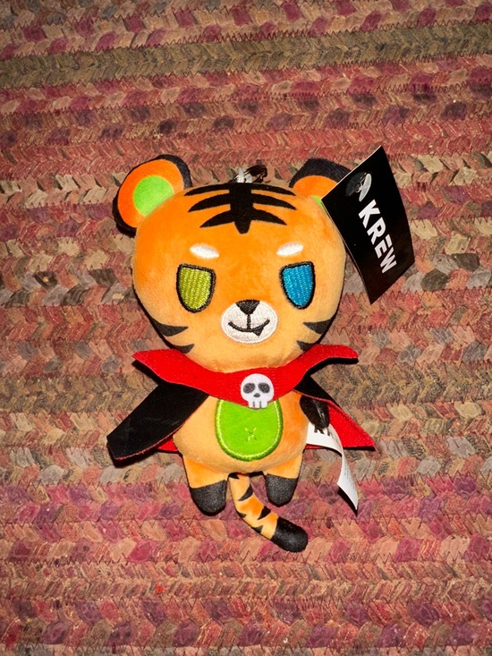 Krew Accessories - NWT KREW TEDDY TIGER VAMPIRE KEYCHAIN